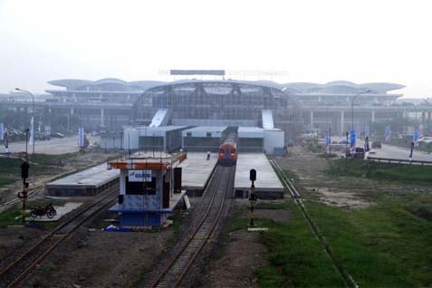  Kereta Api Bandara Tertabrak Orang Tidak Dikenal